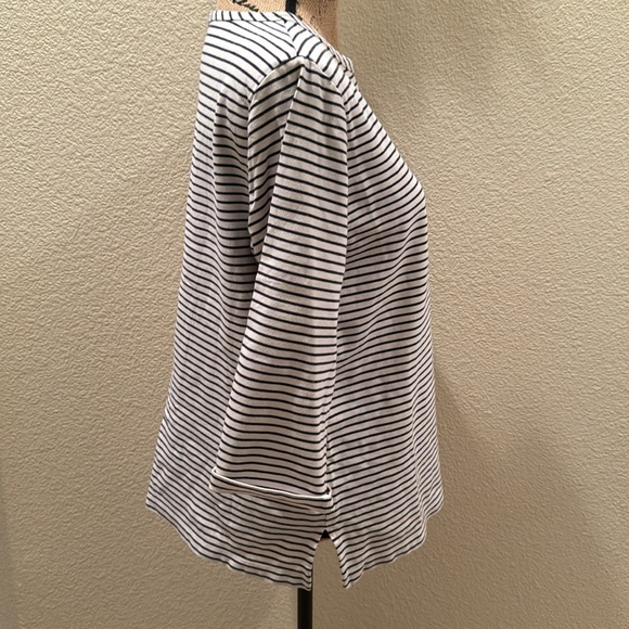 EUC! Women’s Floral Striped 3/4 Sleeve Casual Top - Picture 5 of 8